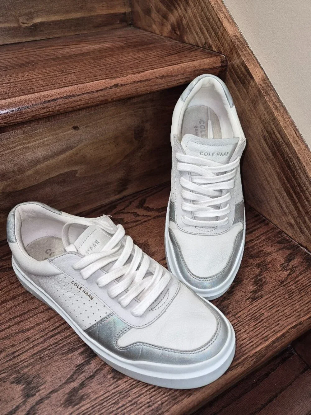 Cole Haan GrandPrø Women's White Leather Sneakers Silver Metallic Size 8.5